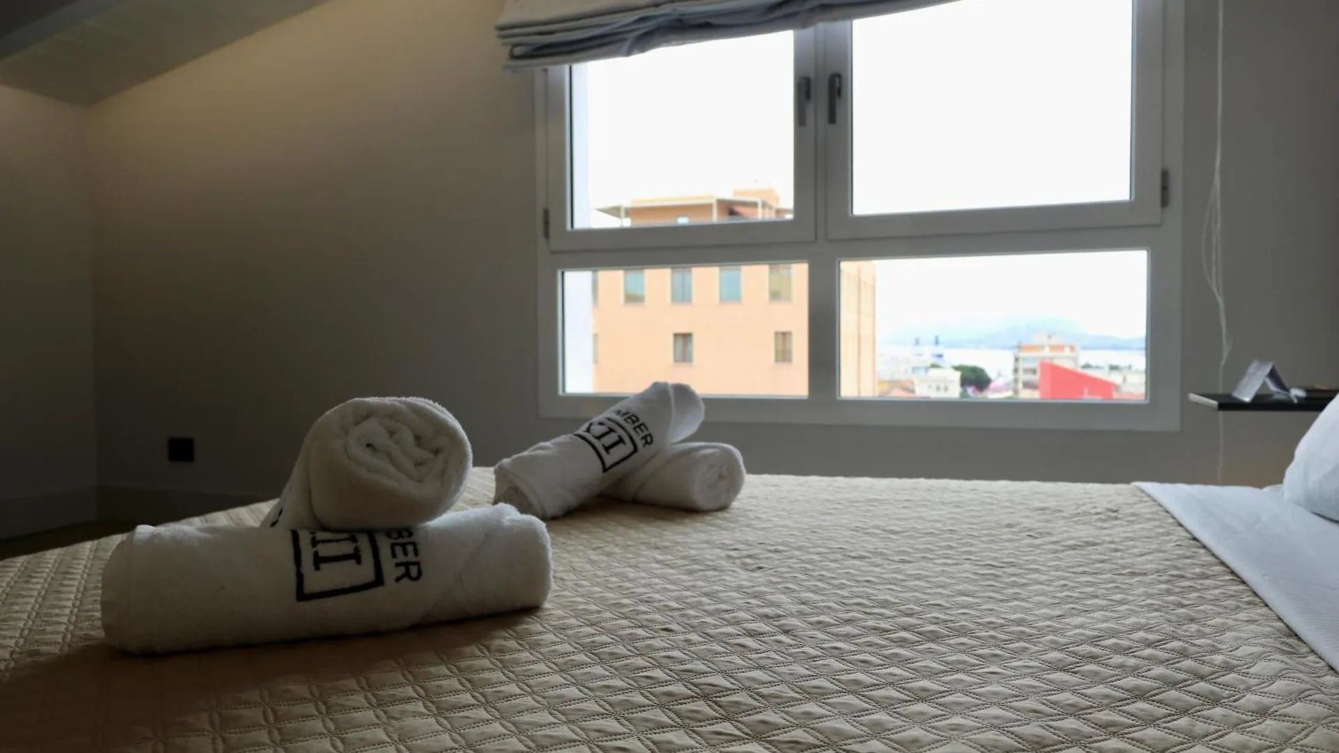 דירות אולביה Luxurious Garibaldi Penthouse - Terrace - Great View - Full Renovation - Historical Centre - Amazing 0*,
