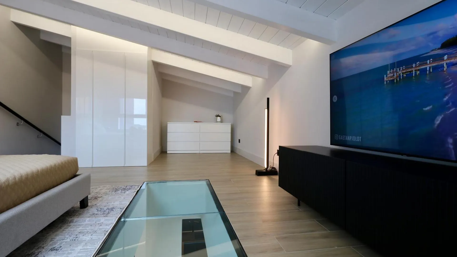 דירות אולביה Luxurious Garibaldi Penthouse - Terrace - Great View - Full Renovation - Historical Centre - Amazing 0*,  איטליה