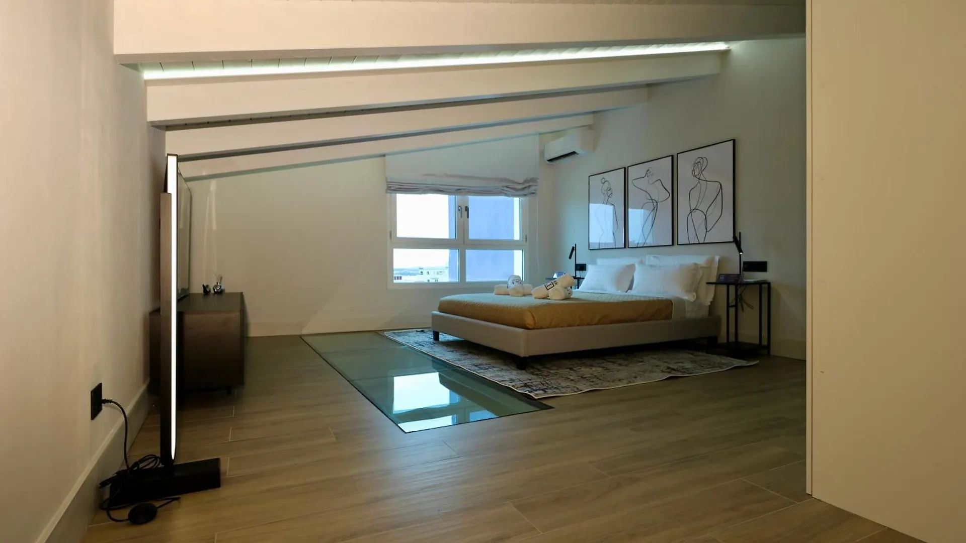 דירות אולביה Luxurious Garibaldi Penthouse - Terrace - Great View - Full Renovation - Historical Centre - Amazing 0*,
