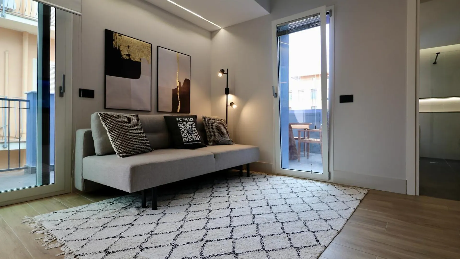 דירות אולביה Luxurious Garibaldi Penthouse - Terrace - Great View - Full Renovation - Historical Centre - Amazing 0*,  איטליה