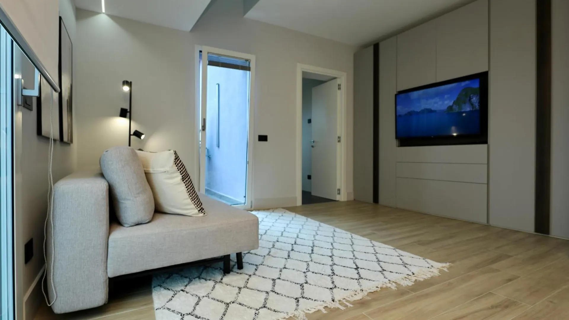 דירות אולביה Luxurious Garibaldi Penthouse - Terrace - Great View - Full Renovation - Historical Centre - Amazing איטליה