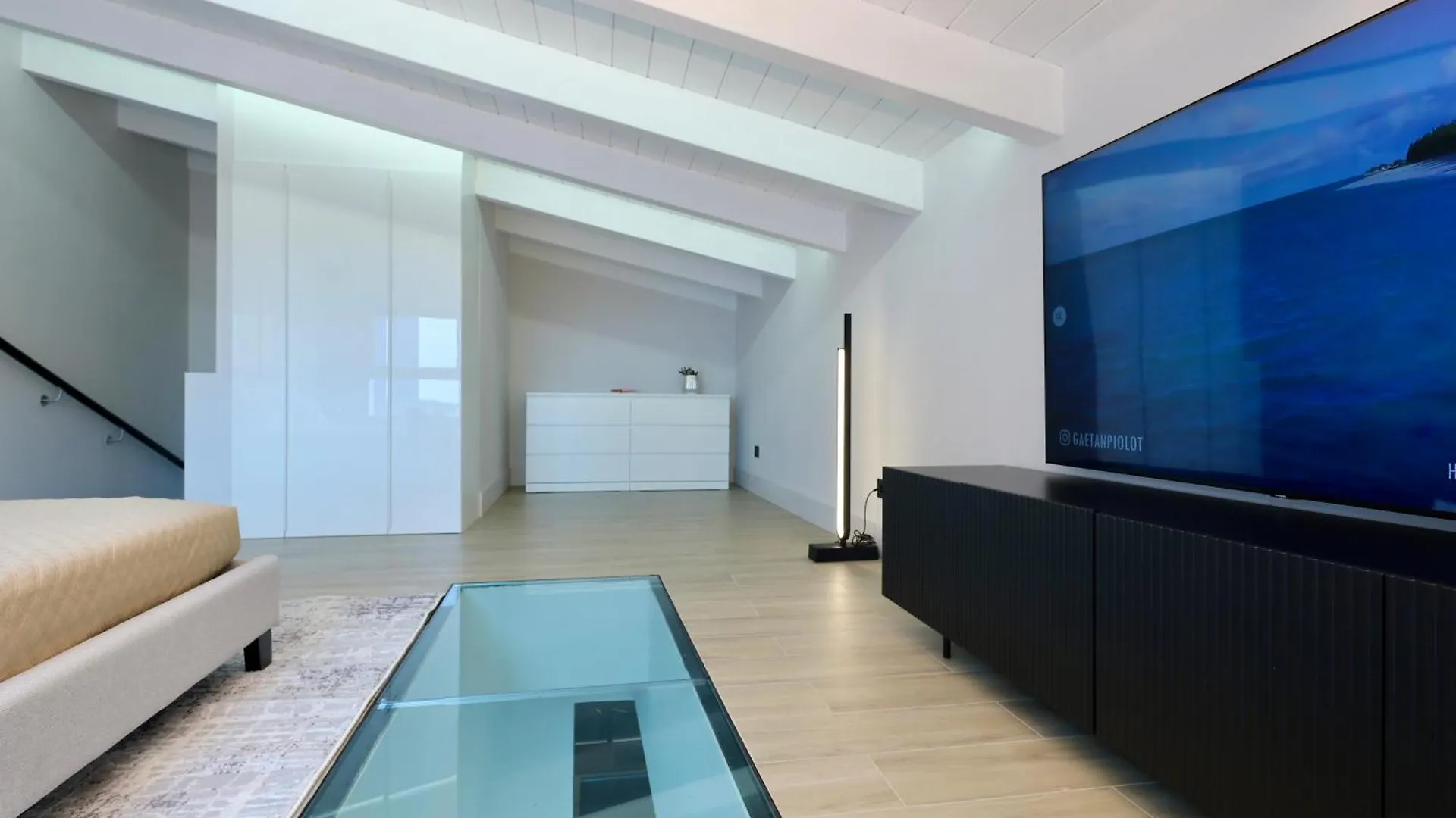 דירות אולביה Luxurious Garibaldi Penthouse - Terrace - Great View - Full Renovation - Historical Centre - Amazing 0*,